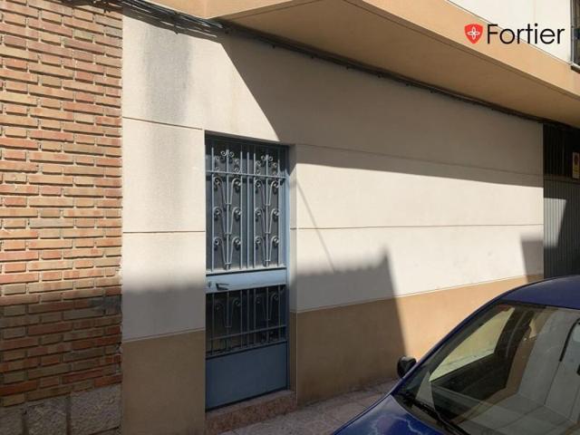 Local comercial en venta en Martos, Centro photo 0