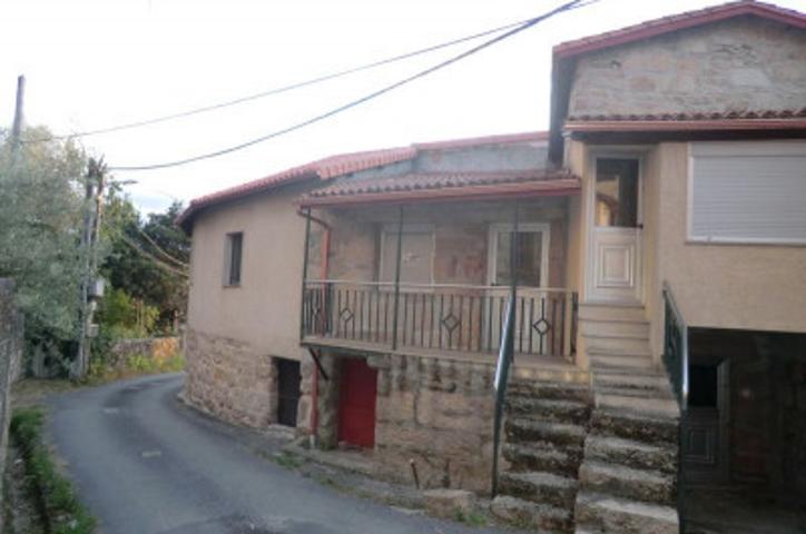 Casas de pueblo en venta en Ourense, Monte Alegre photo 0