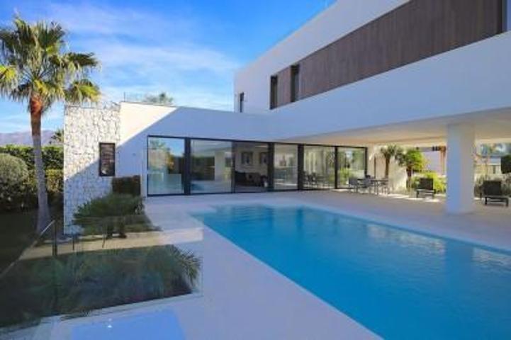 Chalet en alquiler en Marbella, Este - La Alqueria photo 0