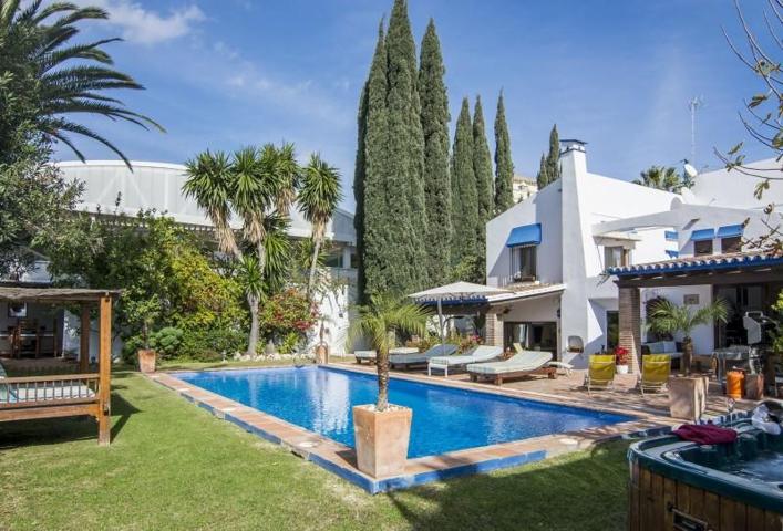 Chalet en alquiler en Marbella, Marbella photo 0