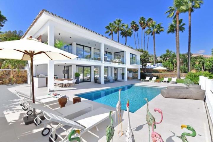 Chalet en alquiler en Marbella, Nueva Andalucia - Las Brisas photo 0