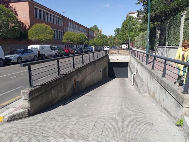Garaje en venta en Valladolid, San Nicolas photo 0