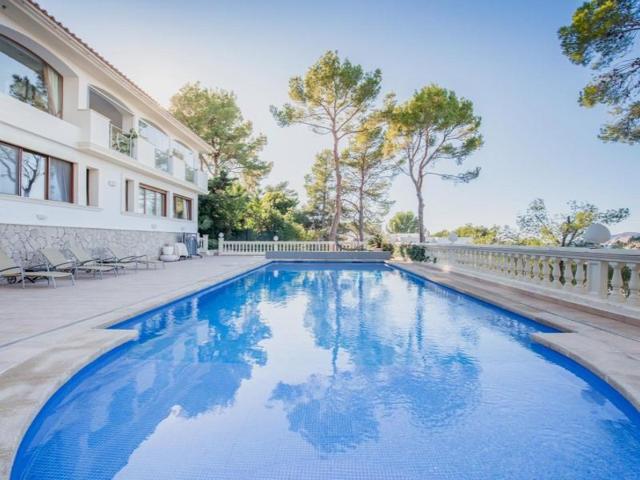 Chalet en alquiler en Calvia photo 0