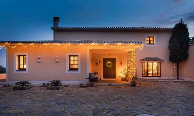 Chalet en alquiler en Benahavís, Benahavis photo 0