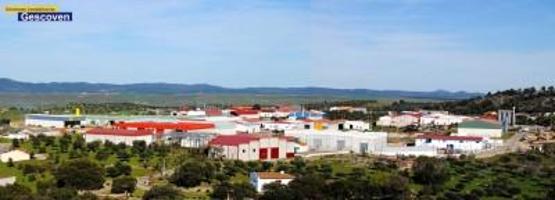 Terreno en venta en Valencia de Alcántara, Polígono industrial photo 0