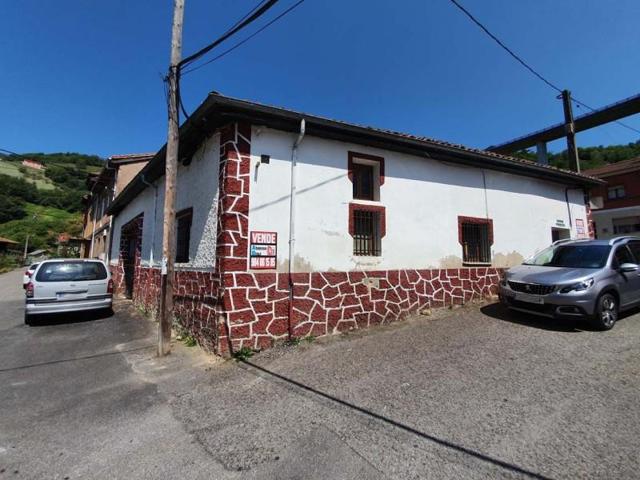 Casa en venta en San Martín del Rey Aurelio, Carrocera photo 0