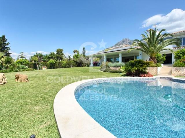 Chalet en alquiler en Marbella photo 0