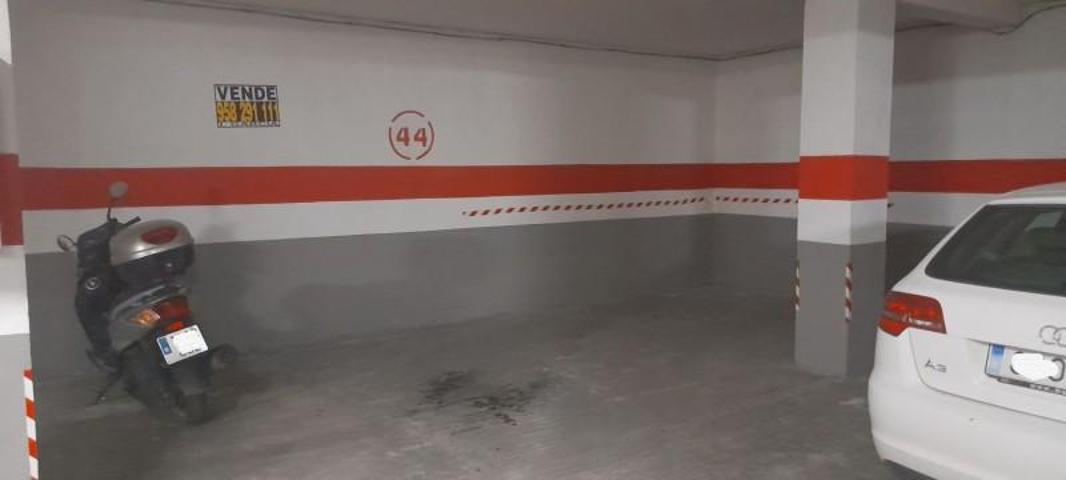 Garaje en venta en Granada, La Chana photo 0