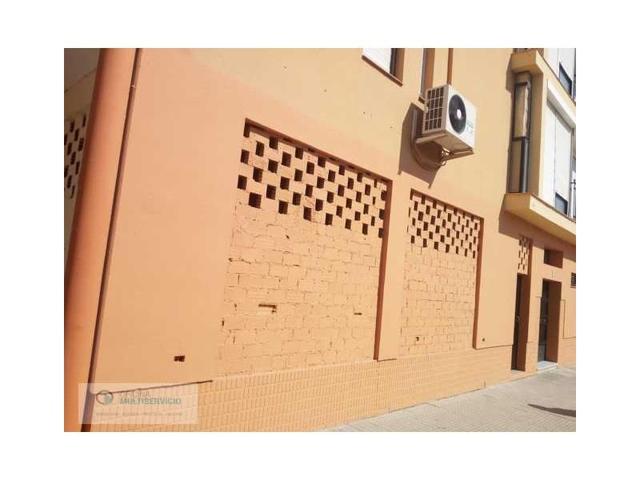 Local comercial en venta en Villanueva de la Serena photo 0
