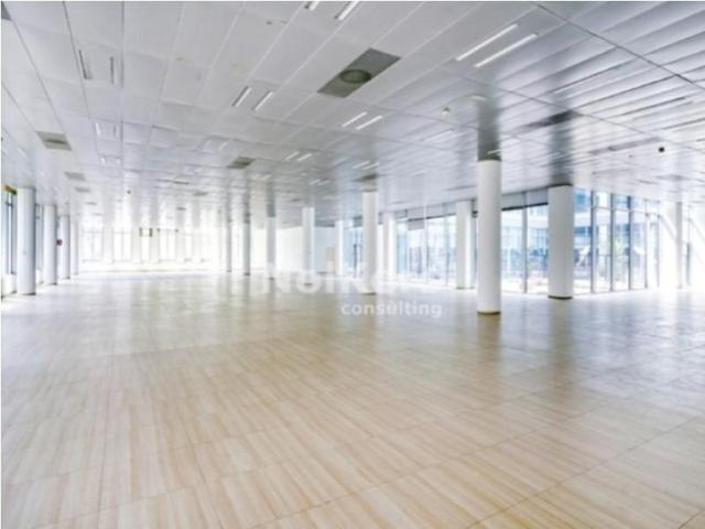 Oficina en alquiler en Cornellà de Llobregat photo 0