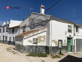 Casa en venta en Martos, Martos photo 0