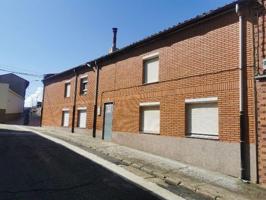 Casa en venta en Castilfalé, Castilfale photo 0