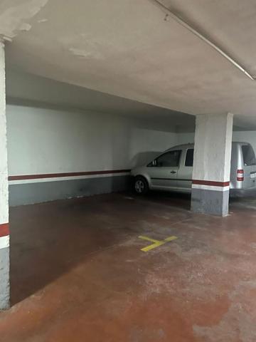 Garaje en venta en Olot, Olot photo 0