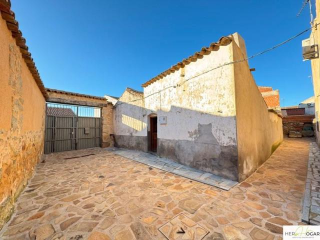 Casa en venta en Menasalbas, Menasalbas photo 0