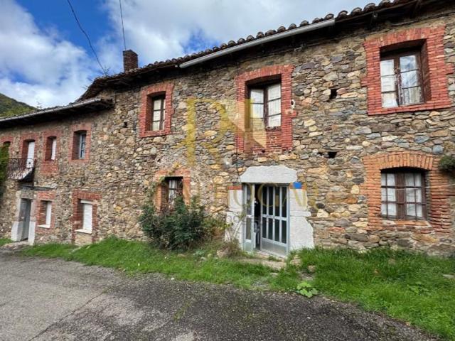 Casa en venta en Matallana de Torío photo 0