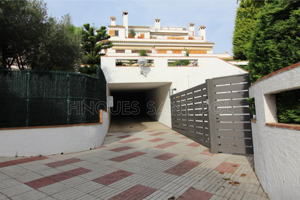 Garaje en venta en Castell-Platja d'Aro, Avinguda Sant Pol photo 0