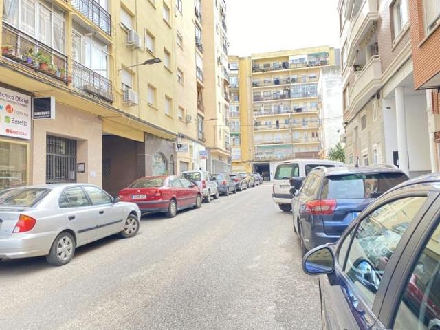 Local comercial en venta en Badajoz, Pardaleras photo 0