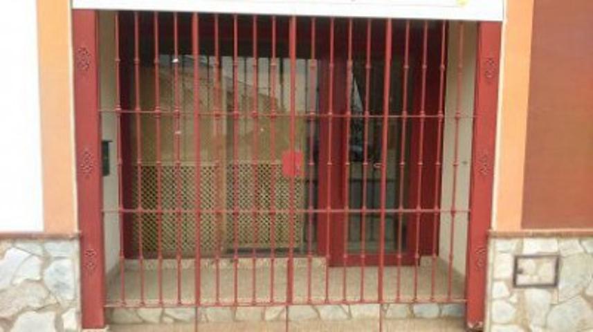 Local comercial en venta en Almendralejo, Carretera Badajoz - Campo Futbol photo 0