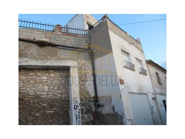 Casa en venta en Sax photo 0