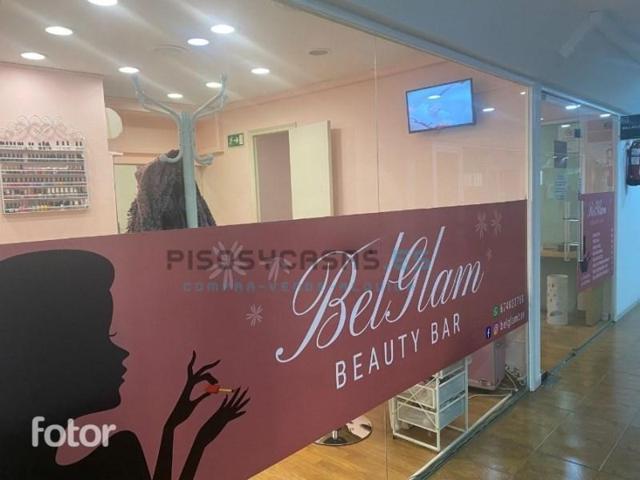 Local comercial en venta en Terrassa photo 0