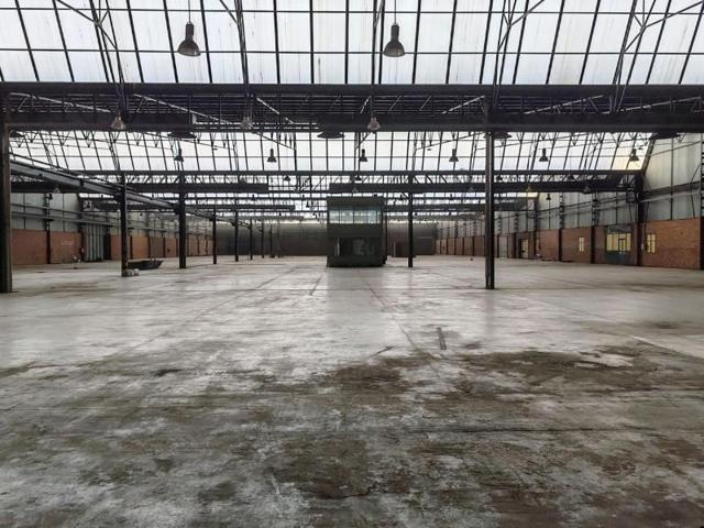 Nave industrial en alquiler en Sevilla, Otras Zonas photo 0