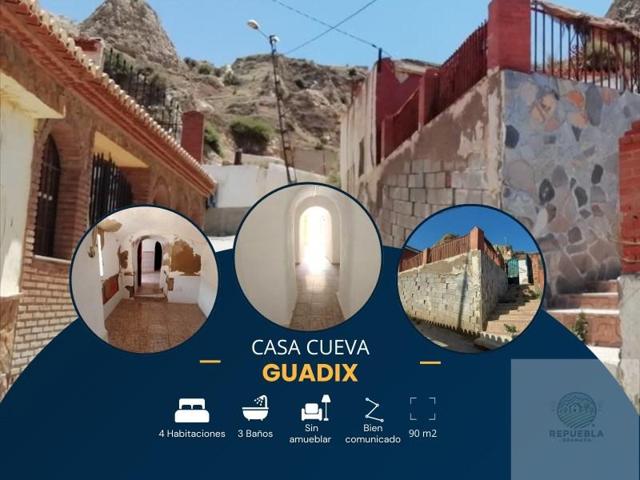 Casa en venta en Guadix photo 0