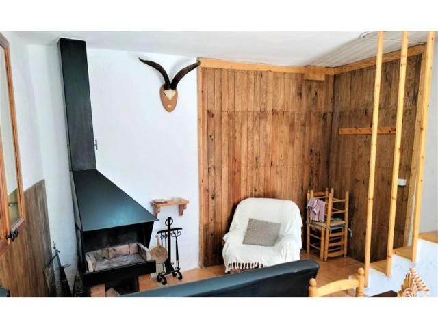 Casas de pueblo en venta en Castell de Cabres photo 0