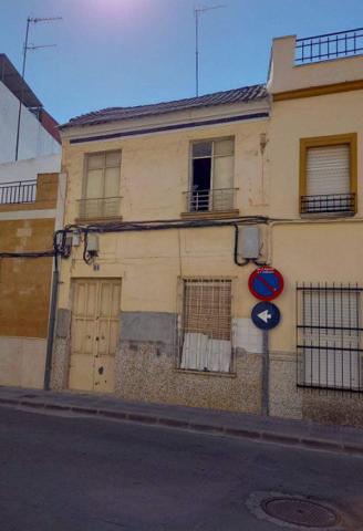 Casa en venta en Puente Genil, Centro photo 0