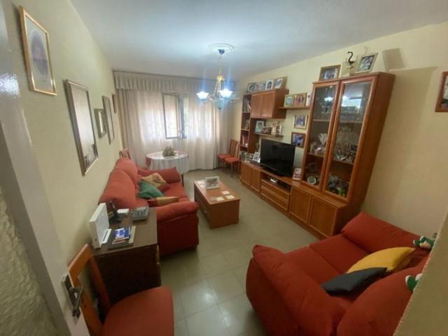 Piso en venta en Sevilla, Oliva - Las Tres Mil photo 0