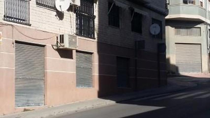 Local comercial en venta en Petrer, Frontera - 9 De Octubre photo 0