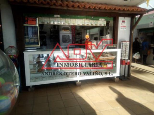Local comercial en venta en Ferrol, Plaza De Espana photo 0