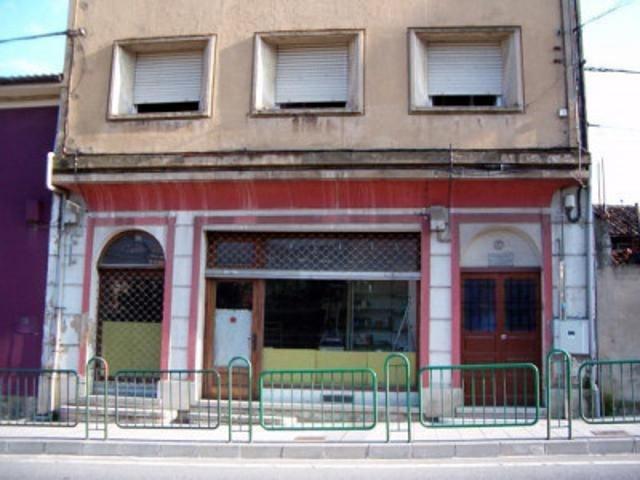 Local comercial en venta en Grado, Grado photo 0