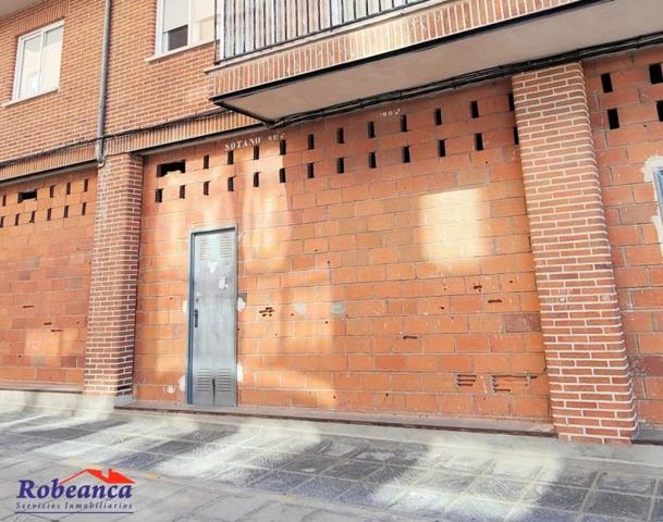Local comercial en venta en Ávila, Sur photo 0