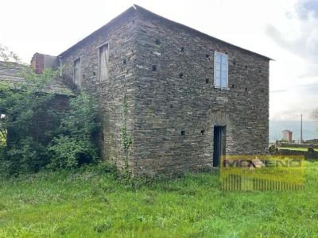 Casa con terreno en venta en Sarria photo 0