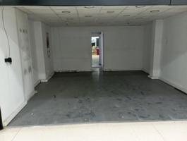 Local comercial en venta en Poio, Poio photo 0