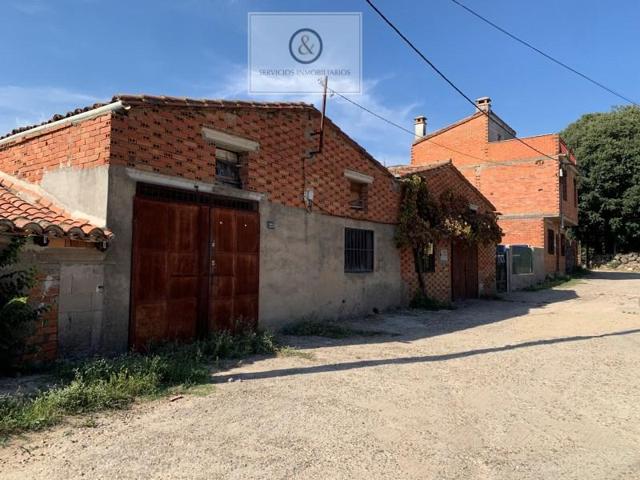 Local comercial en venta en Candeleda photo 0