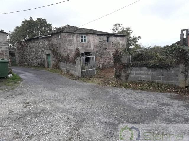 Casa con terreno en venta en Sarria photo 0