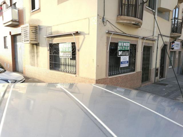 Local comercial en venta en Badajoz, San Roque photo 0