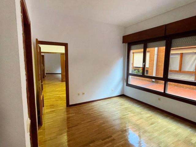 Oficina en venta en Oviedo, La Eria photo 0