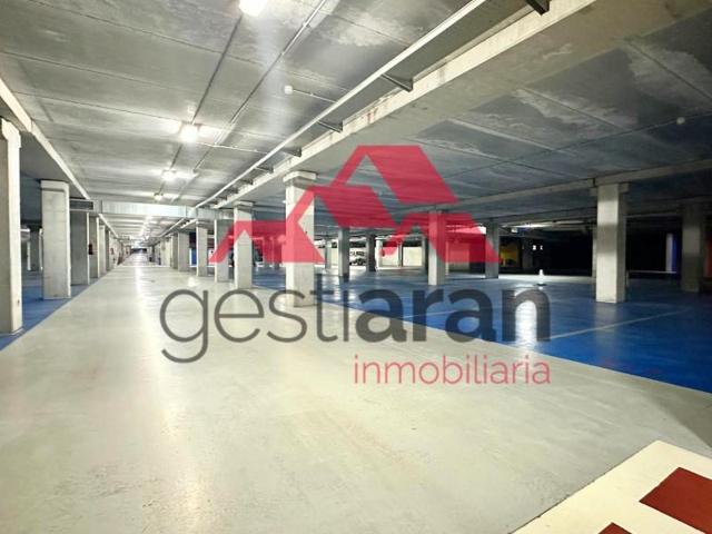 Parking en venta en Naut Aran photo 0