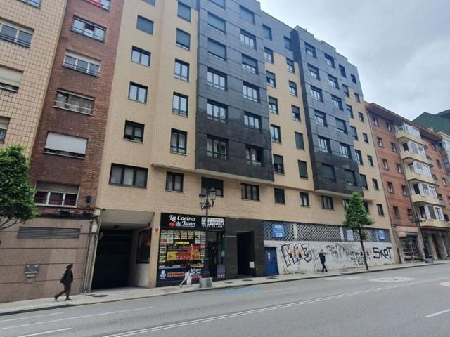 Local comercial en venta en Oviedo, Centro photo 0