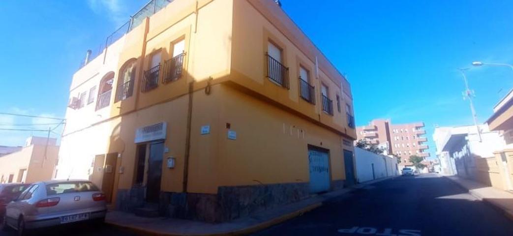 Local comercial en venta en Vícar photo 0