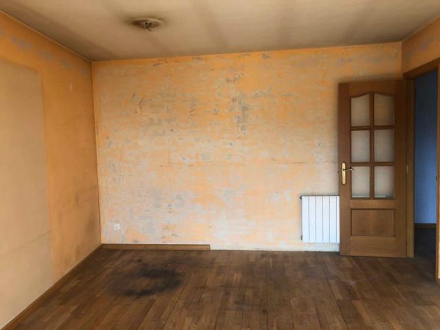 Piso en venta en Iscar, Iscar photo 0