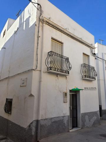 Casa en venta en Macael, Macael photo 0