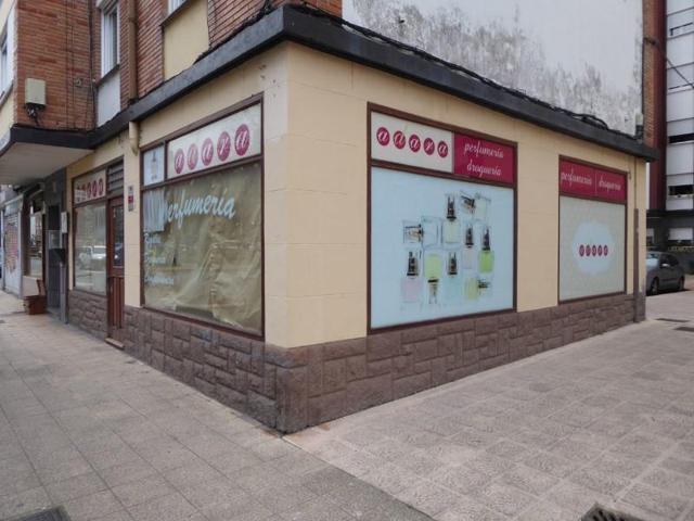 Local comercial en venta en Avilés, Versalles photo 0