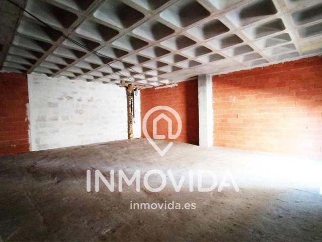Local comercial en venta en Enguera photo 0