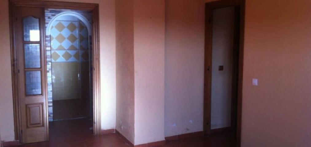 Piso en venta en Algeciras, San Bernabe photo 0