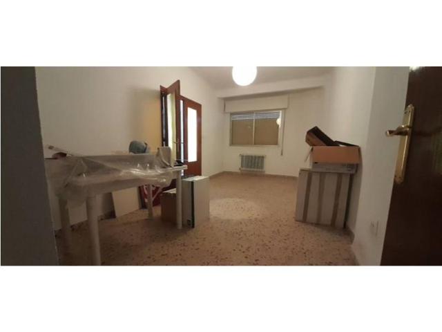 Piso en venta en Villarrobledo photo 0