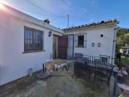 Casa con terreno en venta en Alora photo 0