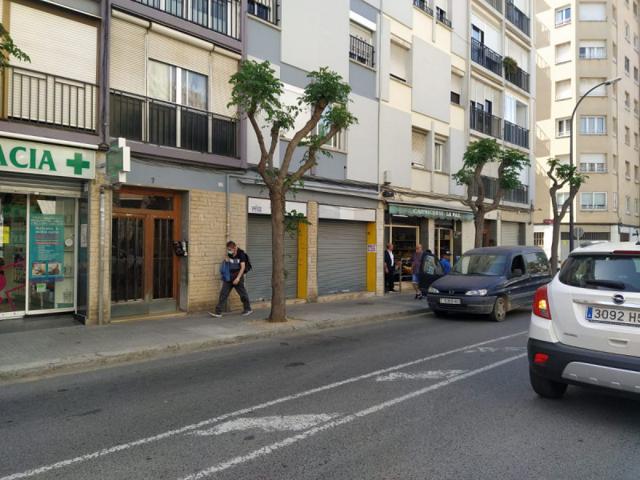 Local comercial en venta en Reus, Carrefour photo 0
